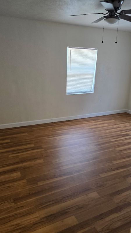 Foto del edificio - 1651 W 17th St