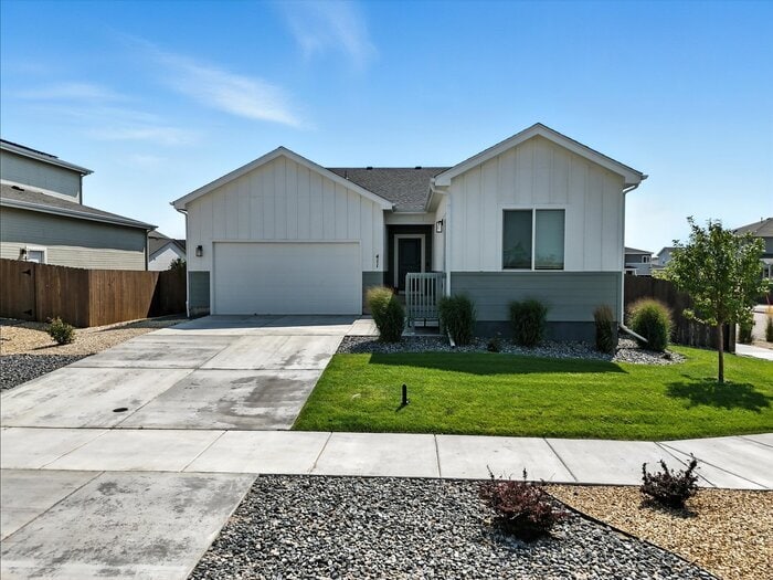 Foto principal - 411 Indian Grass St