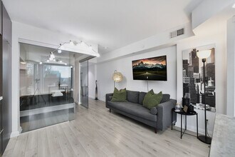 Building Photo - 155 Yorkville Ave