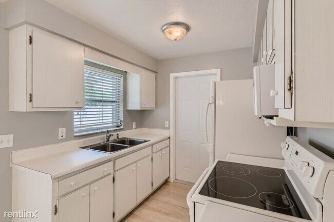 Building Photo - 2 br, 1 bath House - 2034 Brampton Rd UNIT