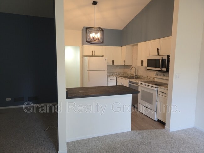 Foto del edificio - 39875 N Golf Ln