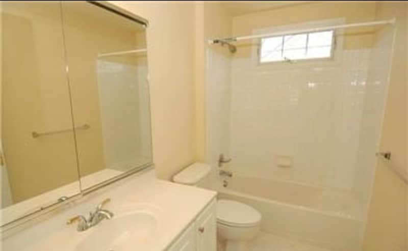 Foto del edificio - 43339 La Belle Pl