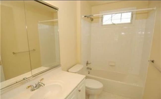 Photo - 43339 La Belle Pl House