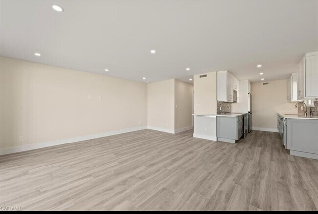 Foto del edificio - 2500 Gulf Shore Blvd N