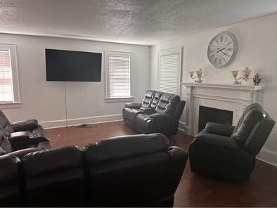 Building Photo - 453 E Main St