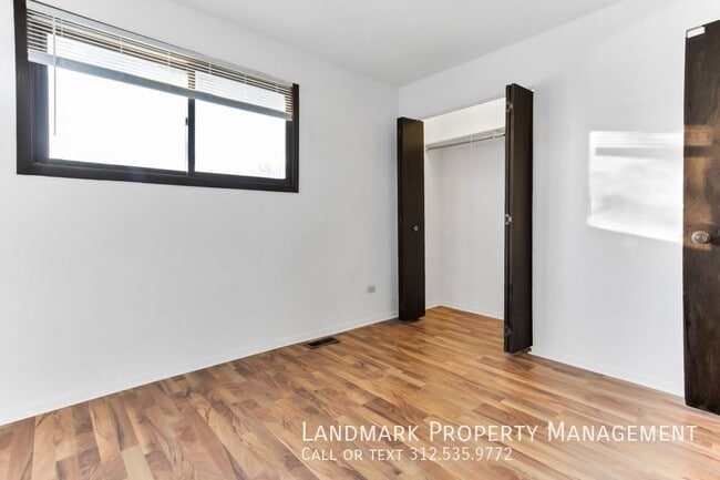 Foto del edificio - 18819 Oakwood Ct