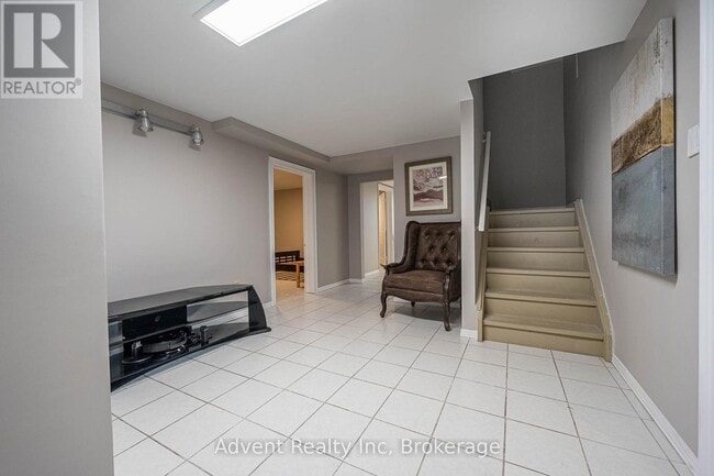 Building Photo - 49 Cherhill Dr