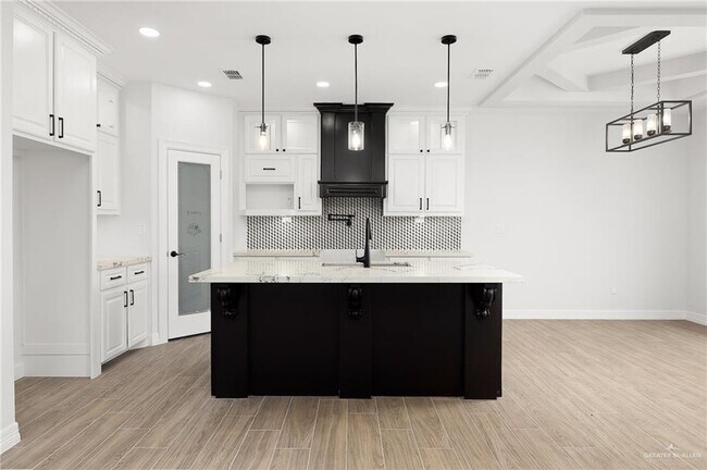 Foto del edificio - 2609 Sunrise Ln