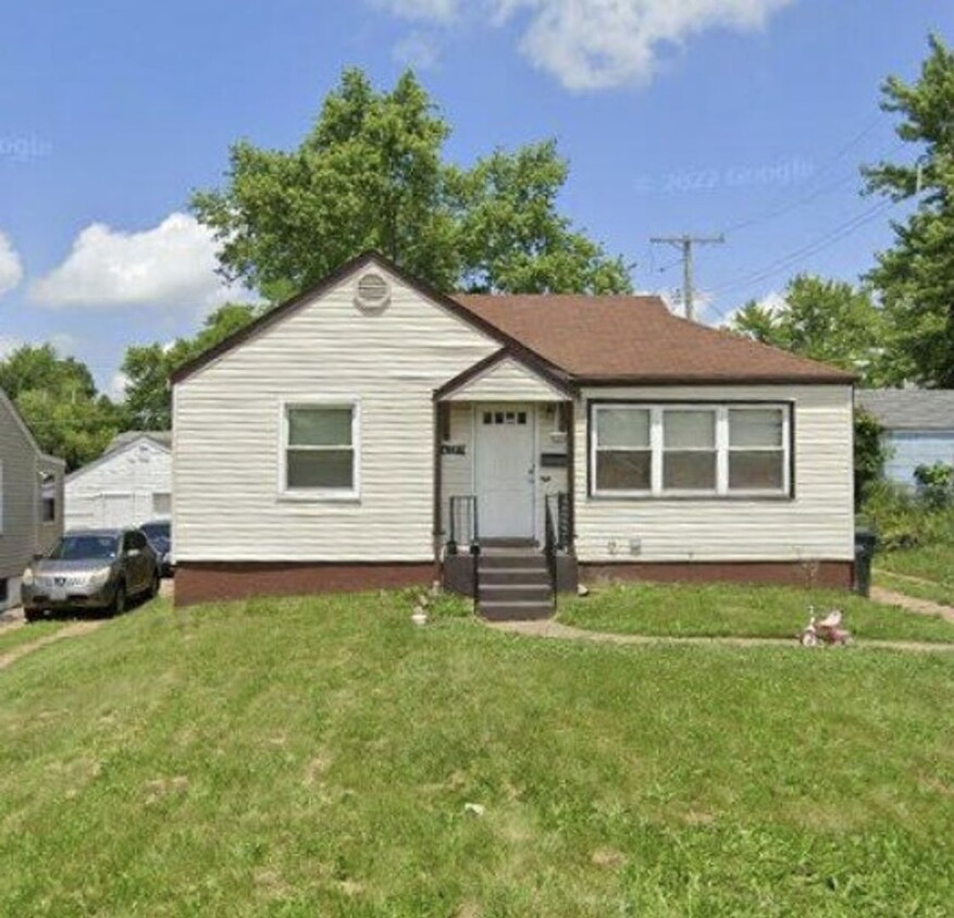 Primary Photo - Large 2 bedroom home with Den!