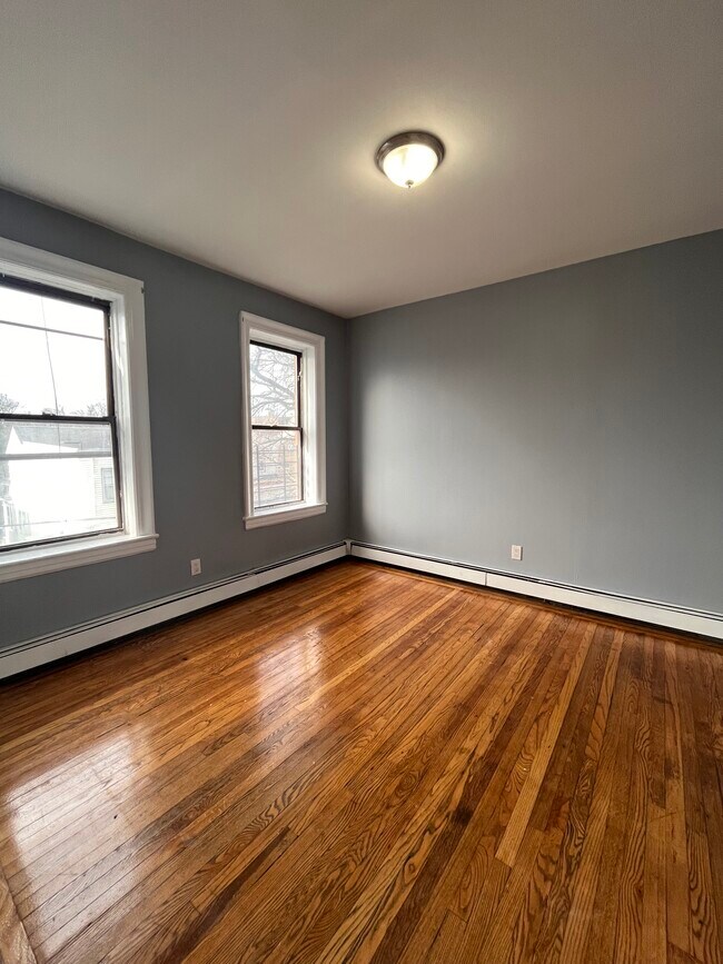 Unit 35 - 149 Zabriskie St