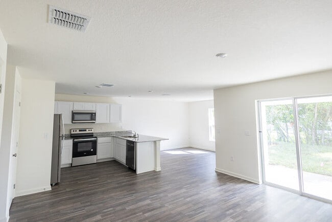 Building Photo - Haines City, FL - House - $1,745.00 Availa...