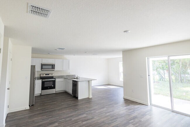 Foto del edificio - Haines City, FL - House - $1,745.00 Availa...