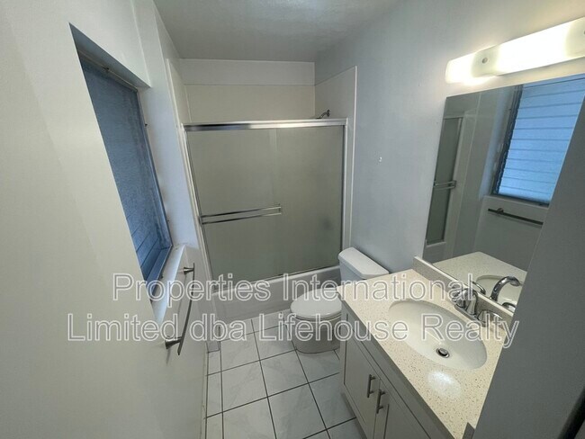 Building Photo - 3383 Keahi St