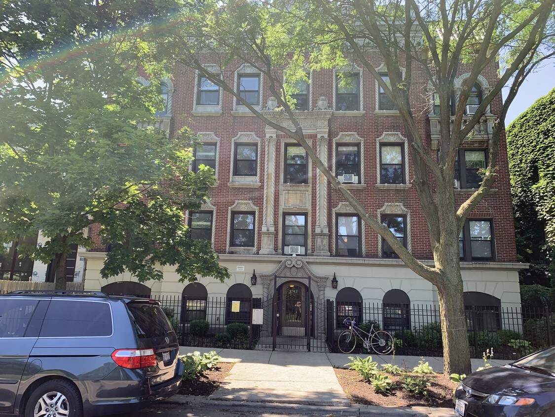 Primary Photo - 1742 N Humboldt Blvd