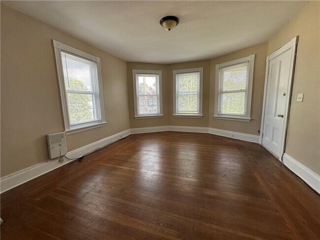 Foto del edificio - 1245 Cranston St