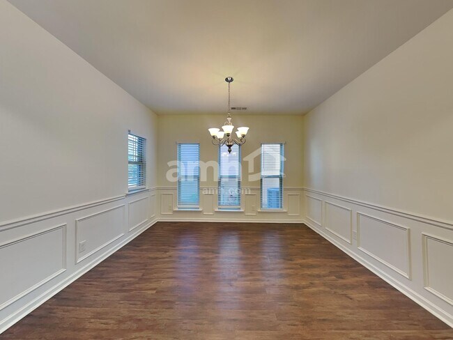 Foto del edificio - 1522 Balvaird Dr SE