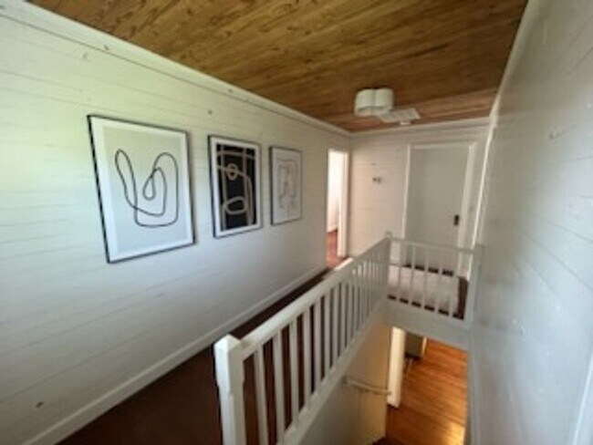 Foto del edificio - Beautiful 4 Bed 3 Bath Home Fully Furnishe...
