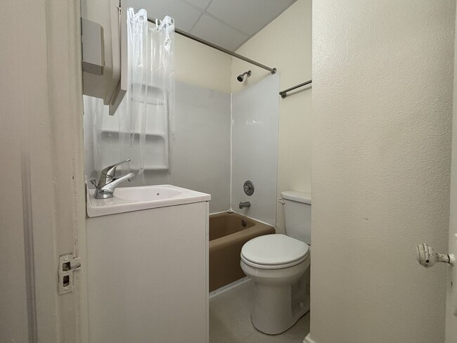 Foto del edificio - 117 N Main St