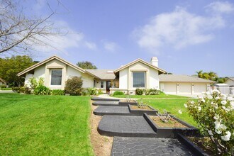 Building Photo - 6490 La Senda Ct