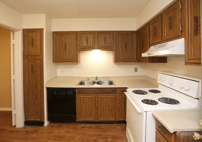 2BR 2BA-Kitchen - Peppertree Inn