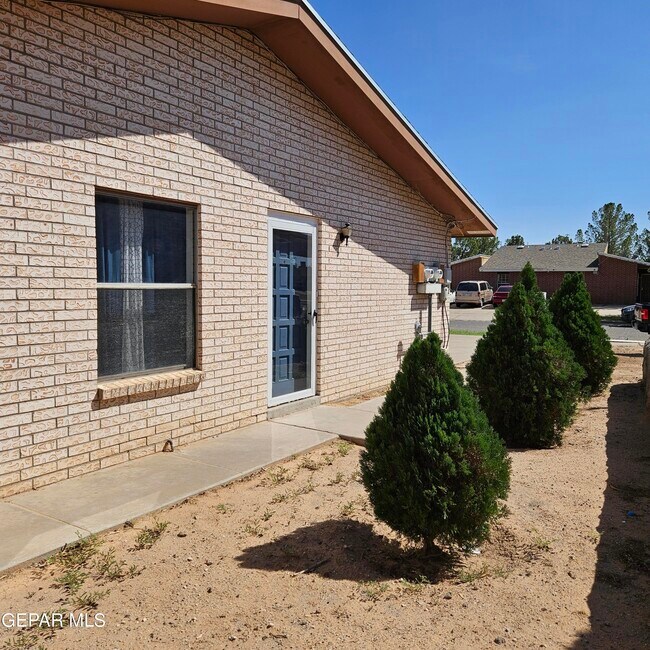 Foto del edificio - 3567 E Glen Dr