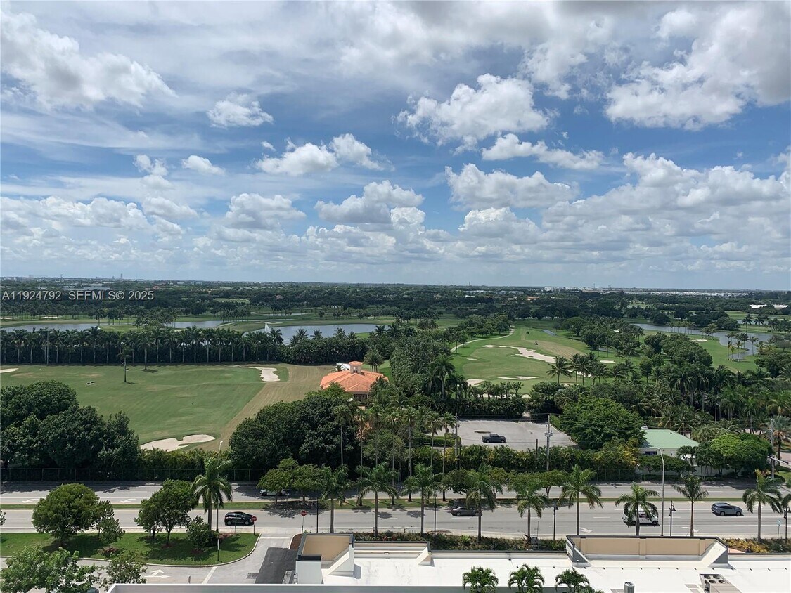 Foto principal - 5252 NW 85th Ave