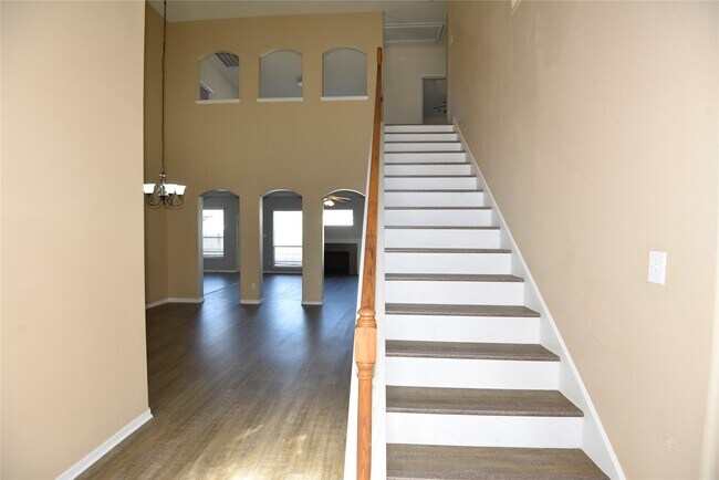 Foto del edificio - 9907 Up Country Ln