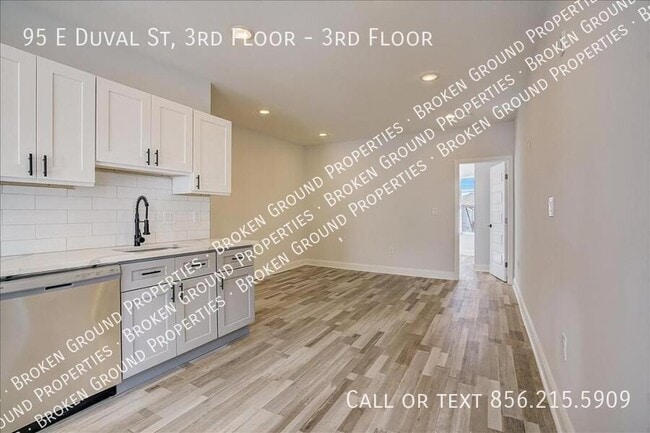 Foto del edificio - 95 E Duval St