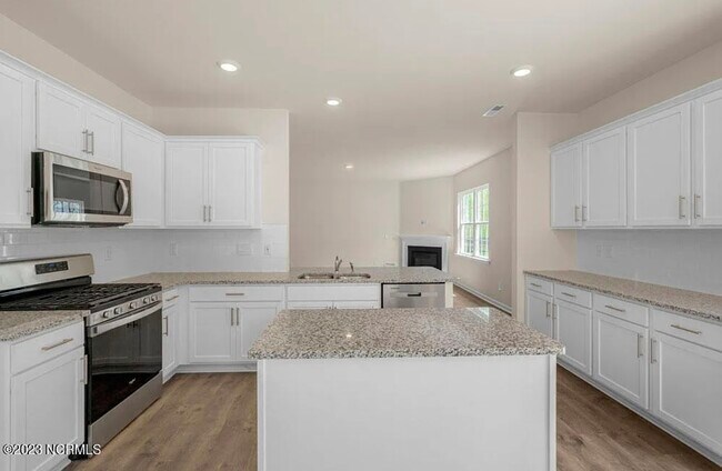 Foto del edificio - 1227 Middlecrest Dr