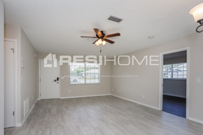 Foto del edificio - 5177 Wellington Rd
