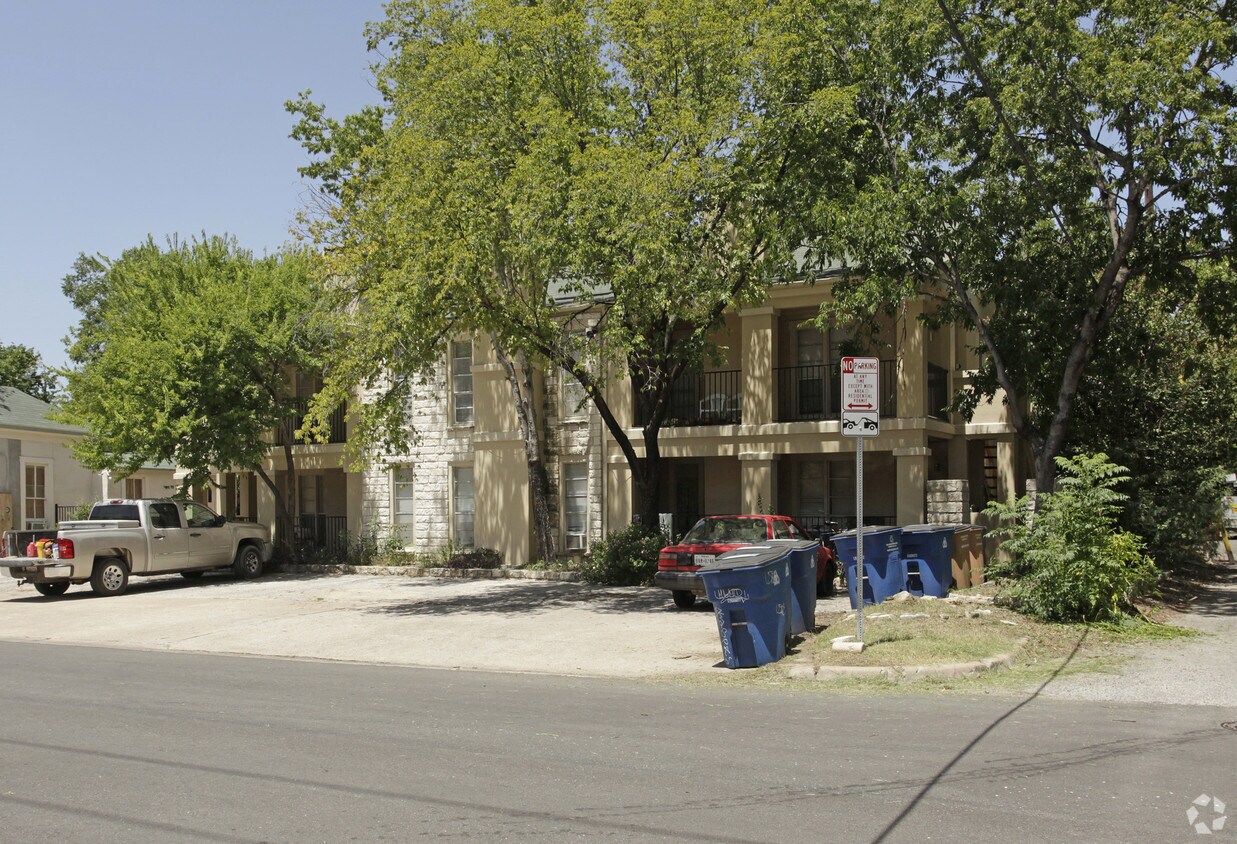 Building Photo - Cedar Apartments