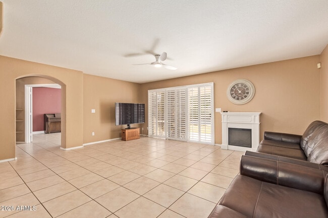 Building Photo - 3223 E Muirwood Dr