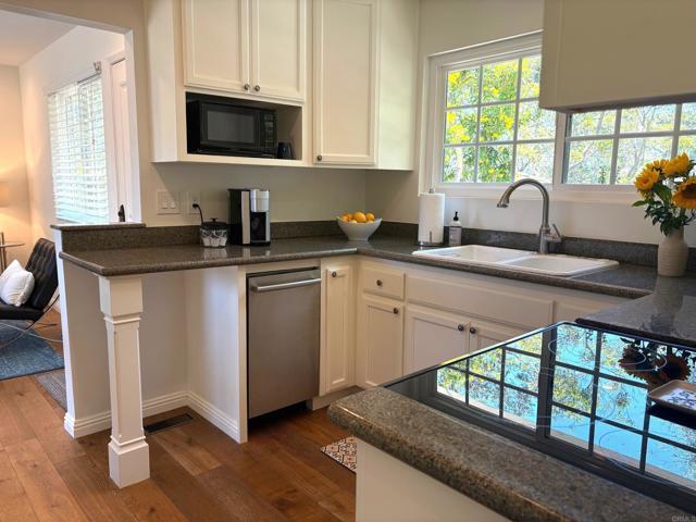 Building Photo - 5327 La Glorieta St