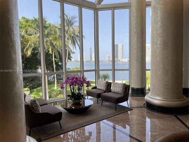Foto del edificio - 3000 Island Blvd