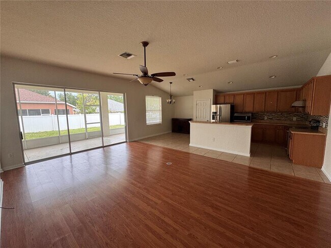 Foto del edificio - 3993 SW 58th Ave