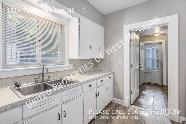 Foto del edificio - 1314 Portland Ave NE