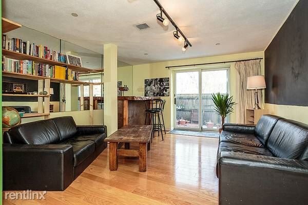 Building Photo - 1409 Commonwealth Ave