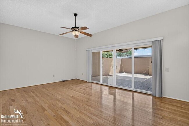 Foto del edificio - Spacious 2Bdm 2Ba Sun City Home with Vaulted Ceilings, Private Covered Patio & Garage! 55+ Community