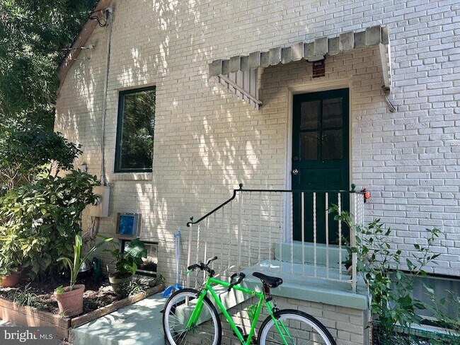 Foto del edificio - 5003 44th St NW