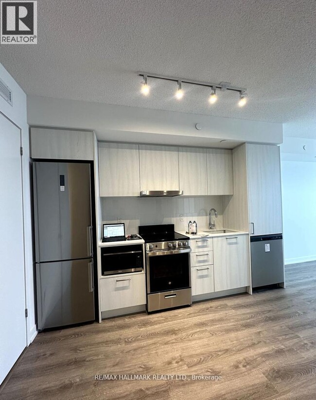 Building Photo - 195 Commerce St