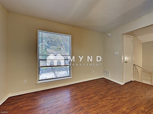 Foto del edificio - 2035 Country Village Blvd