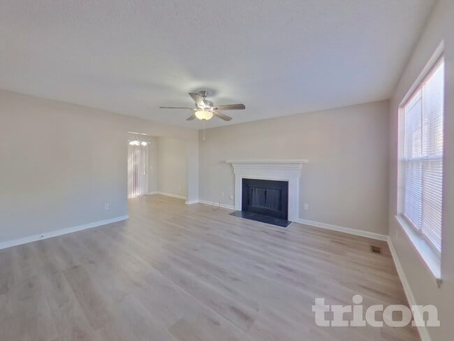 Building Photo - 104 Kells Dr