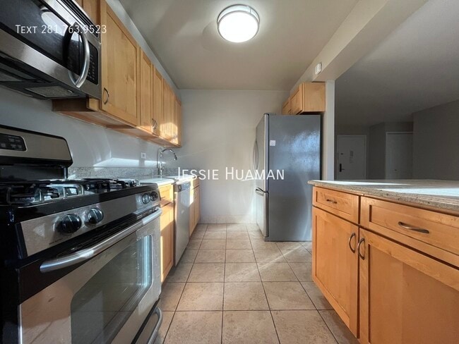 Building Photo - 310 Greenwich St