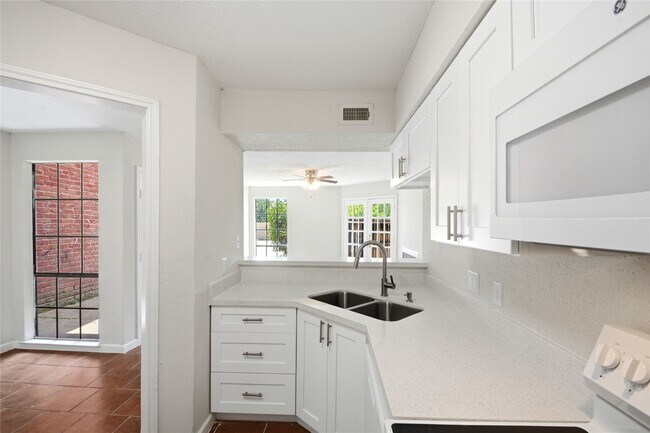 Foto del edificio - 12500 Sandpiper Dr