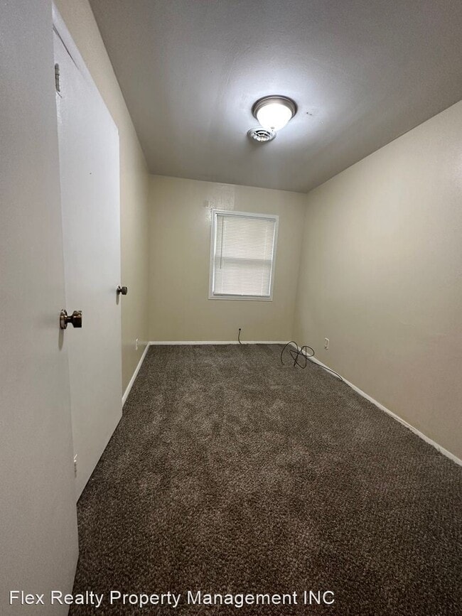 Building Photo - 3 br, 1 bath House - 5752 HOLLYBROOK LANE ...