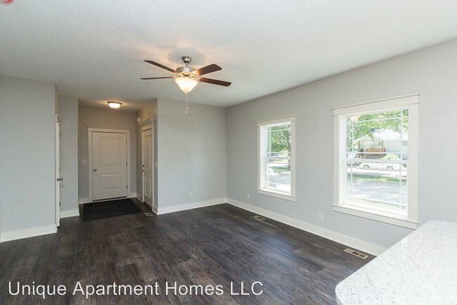 Foto del edificio - 4605-4605 Hutchison St