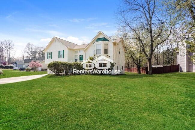 Building Photo - HUGE 3x3  Split Level Home in Whaleys Lake...