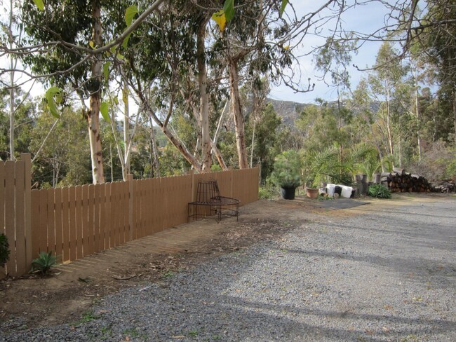 Building Photo - 3260 Laurashawn Ln