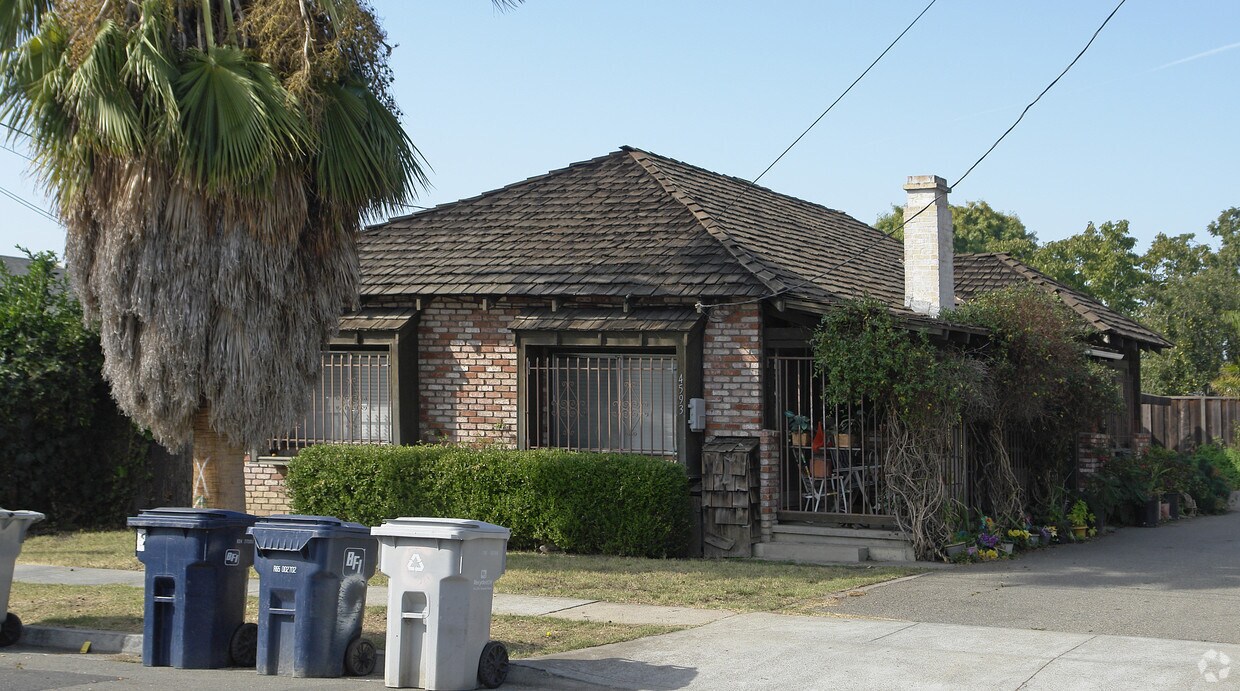 Primary Photo - 4593 Hansen Ave