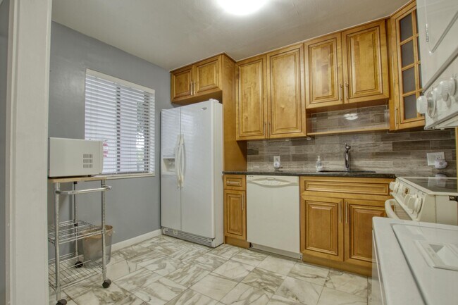 Building Photo - 4489 Luxemburg Ct